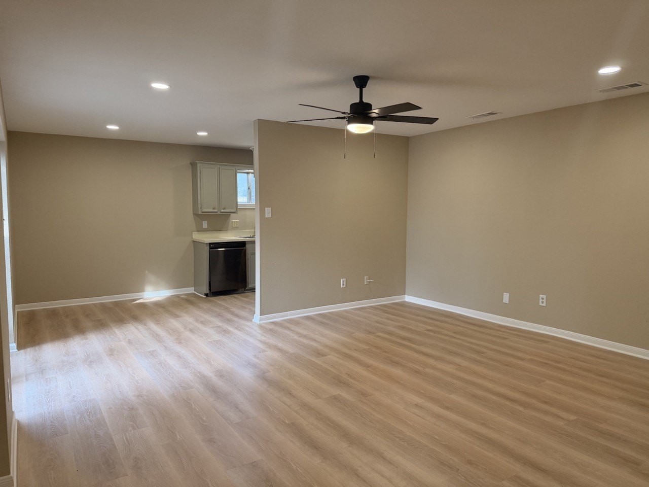 2709 Fish Tank Rd - Photo 2 of 20