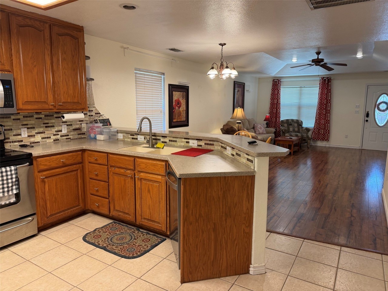 806 Eastover Dr - Photo 3 of 11