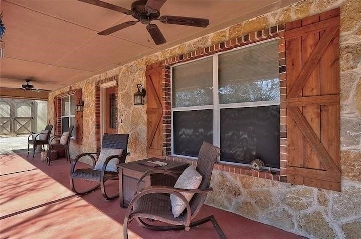 233 Castle Dr - Photo 5 of 21