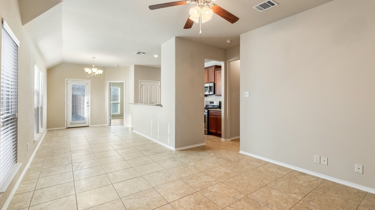 9925 Pronghorn Rd - Photo 2 of 25