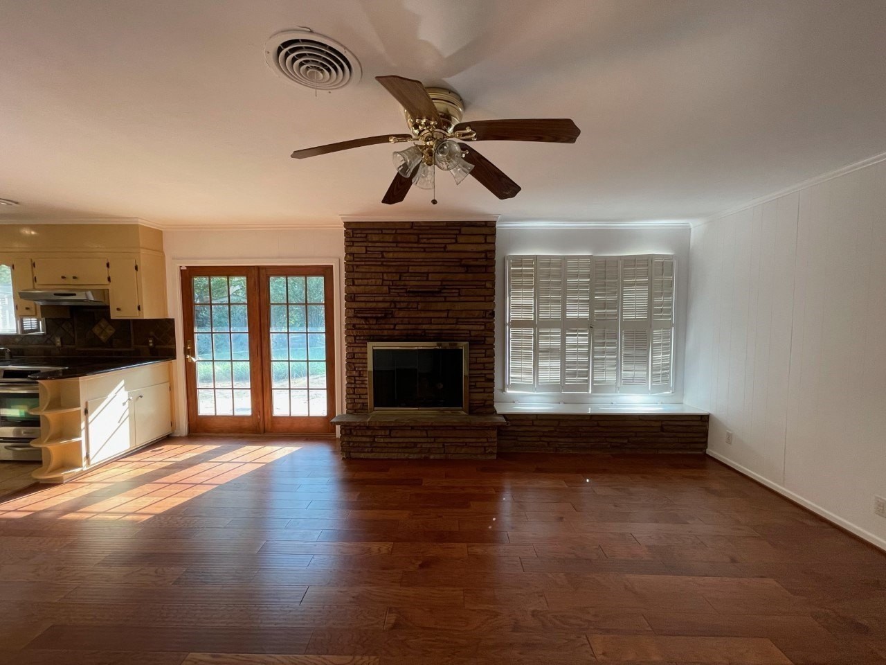 3209 Spanish Oak Dr - Photo 4 of 15
