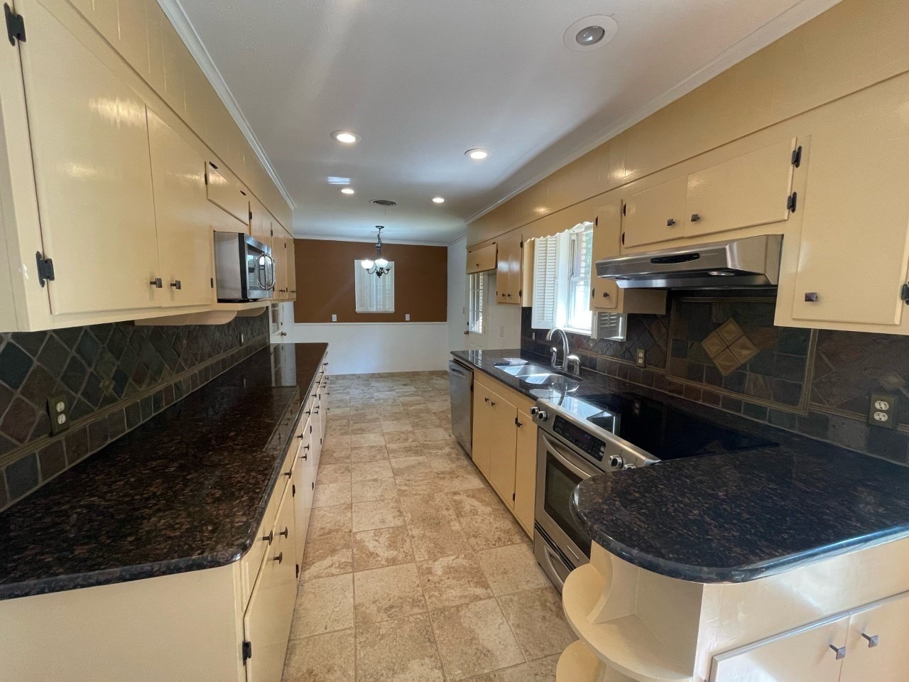 3209 Spanish Oak Dr - Photo 5 of 15