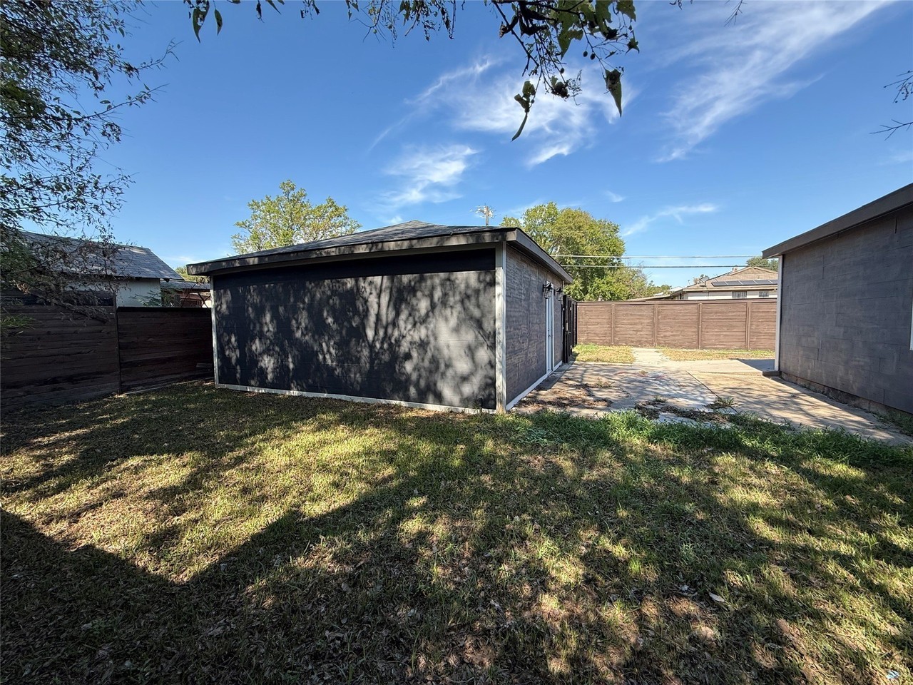 2703 Downing Ave - Photo 2 of 24