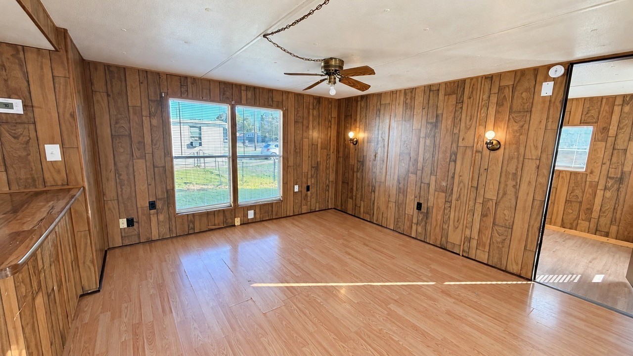 518 Chapel Hill Rd - Photo 3 of 25