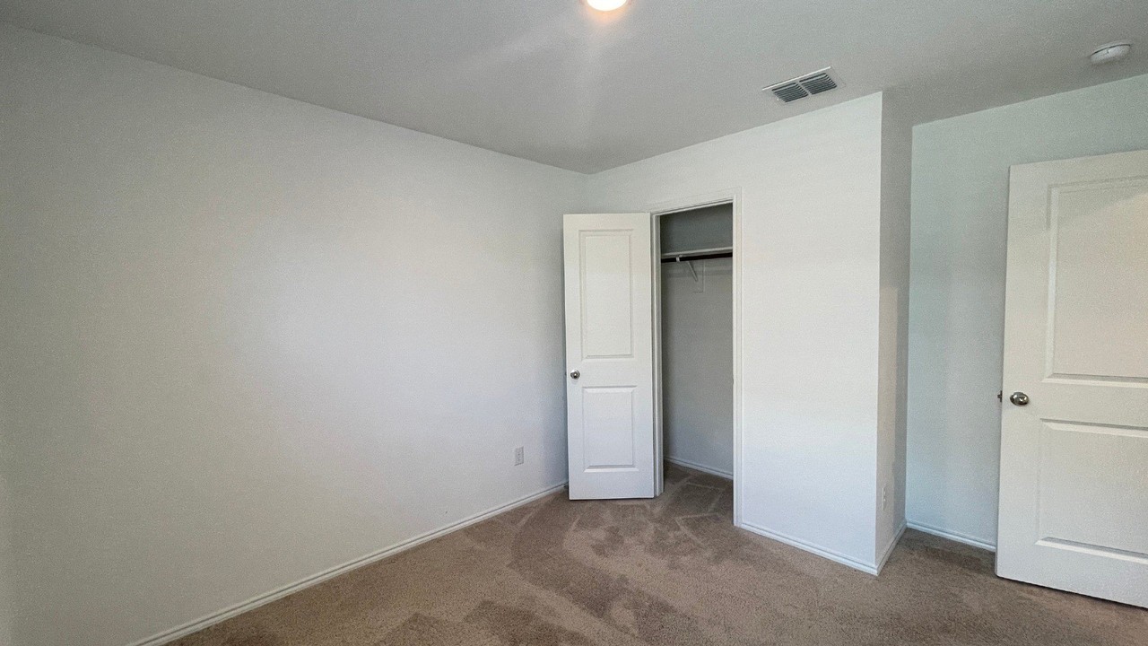 729 Dashwood Dr - Photo 7 of 16