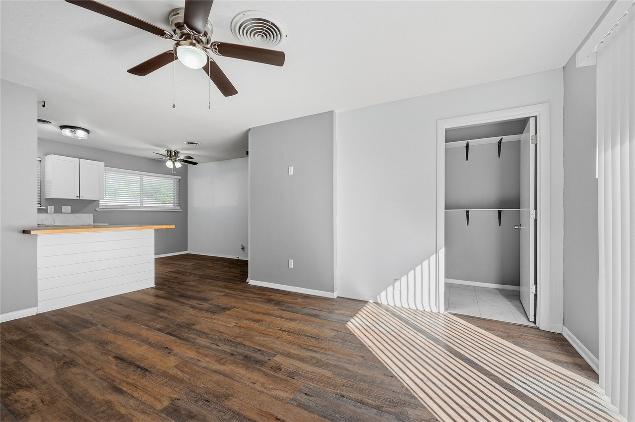 2117 N Duke Dr - Photo 5 of 19
