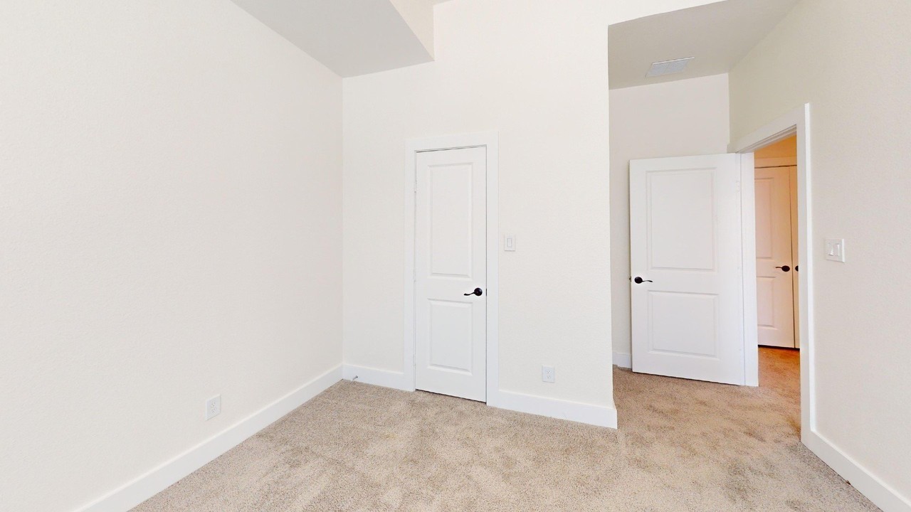 247 Mule Deer Mews - Photo 6 of 21