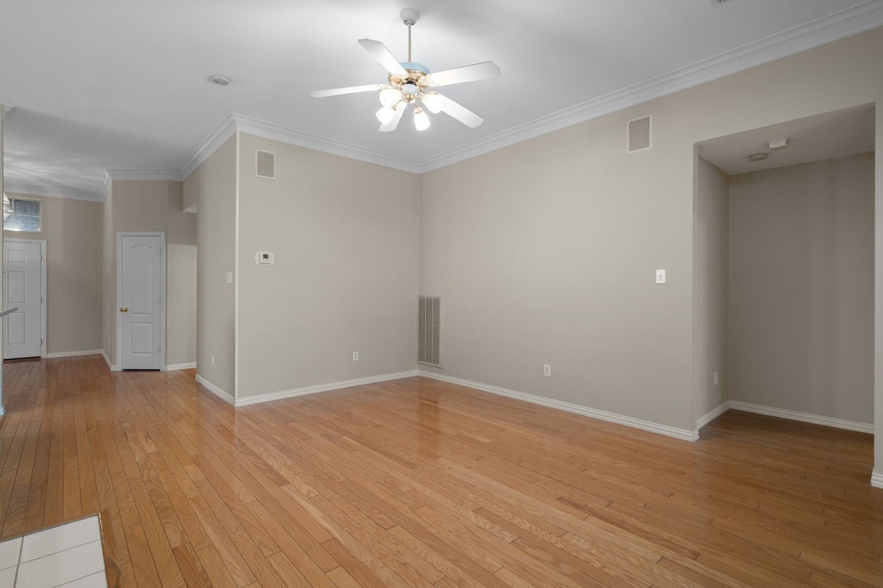4664 Wales Dr - Photo 7 of 28