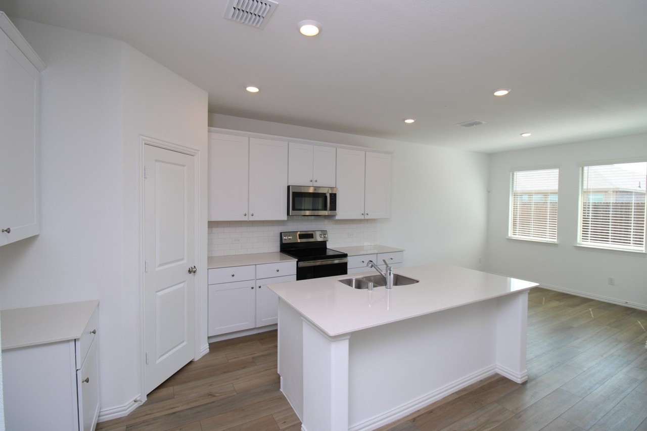 5120 Greywing Dr - Photo 4 of 21
