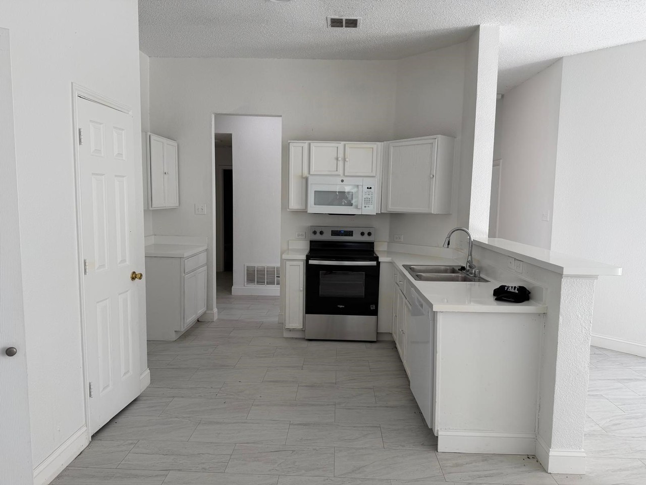 1207 Warrington Way - Photo 2 of 6