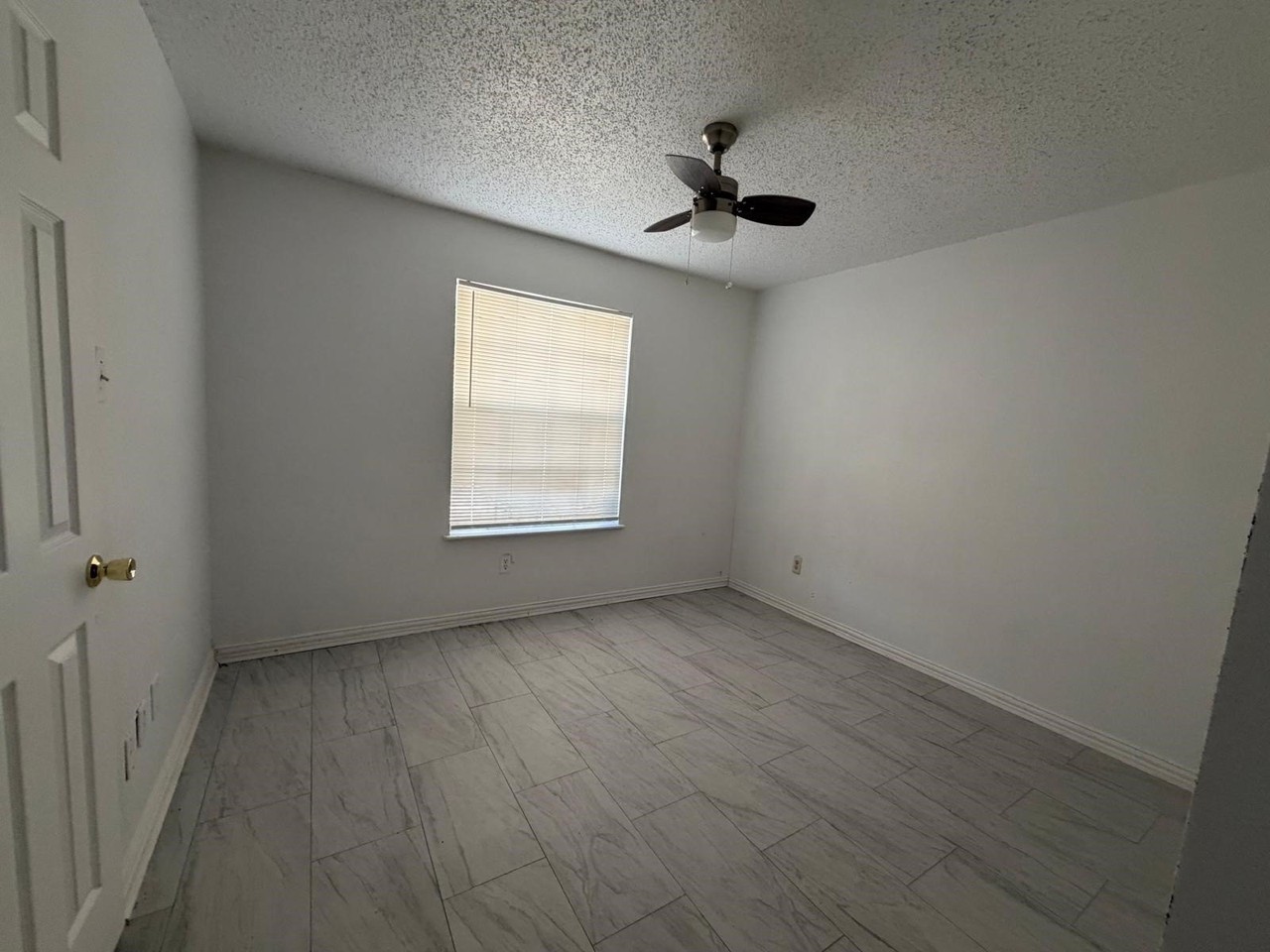 1207 Warrington Way - Photo 4 of 6