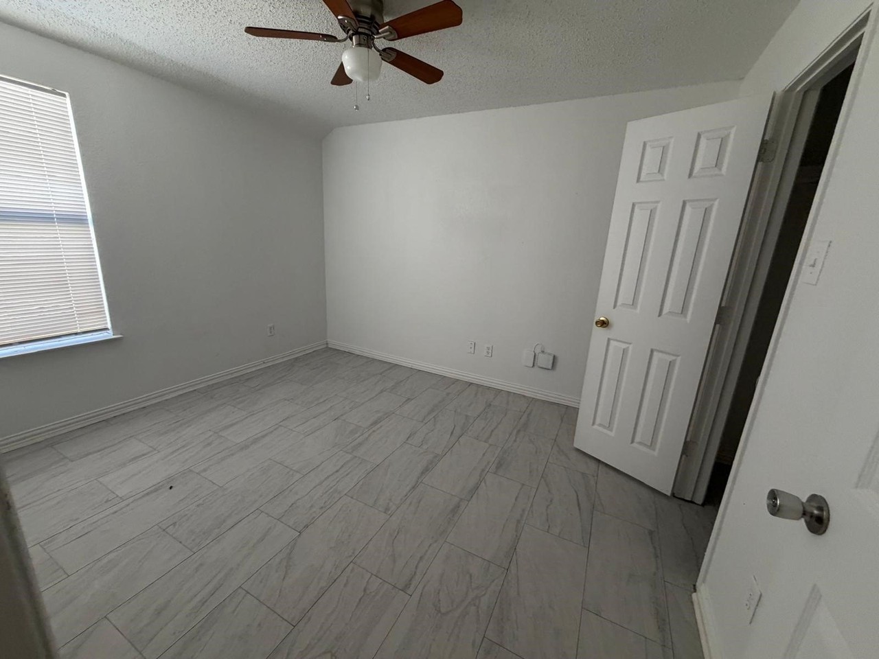 1207 Warrington Way - Photo 5 of 6