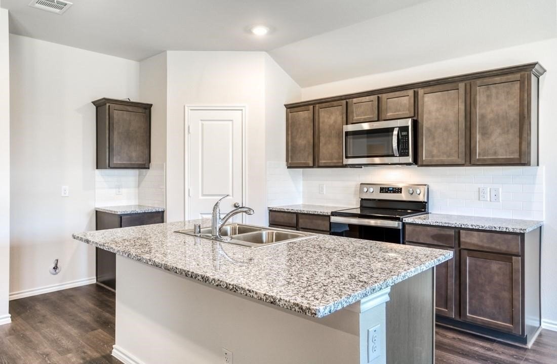 3913 Atwood Dr - Photo 2 of 36