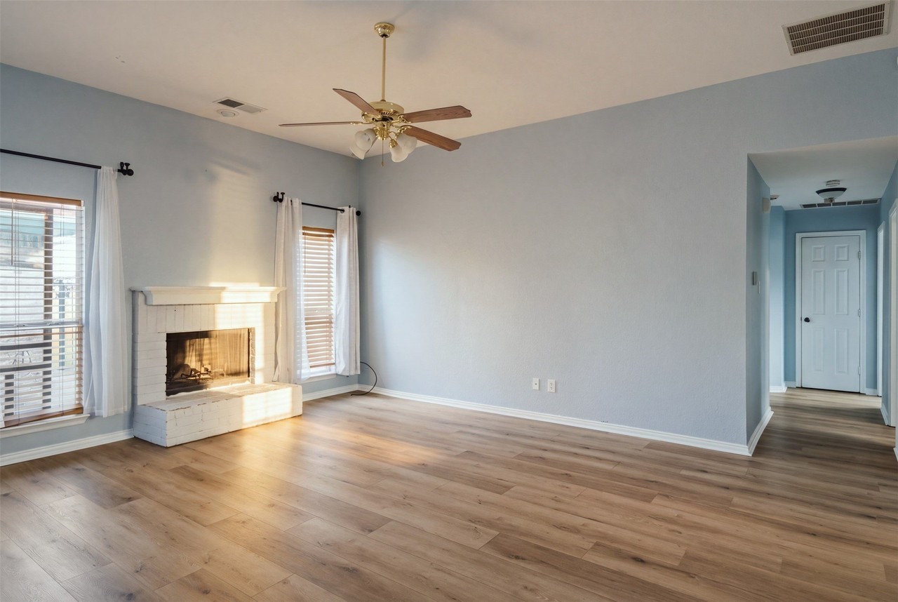 2710 Kingswood Dr - Photo 6 of 26