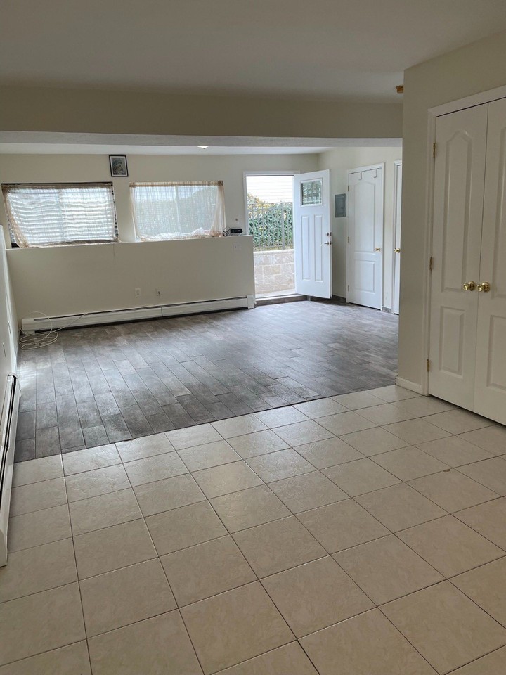 533 Annadale Rd - Photo 3 of 7