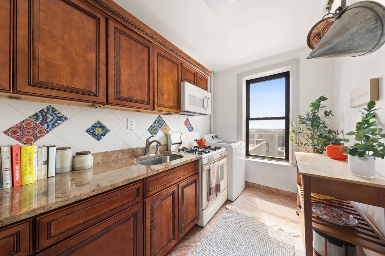 1710 Carroll St #F8 - Photo 3 of 9