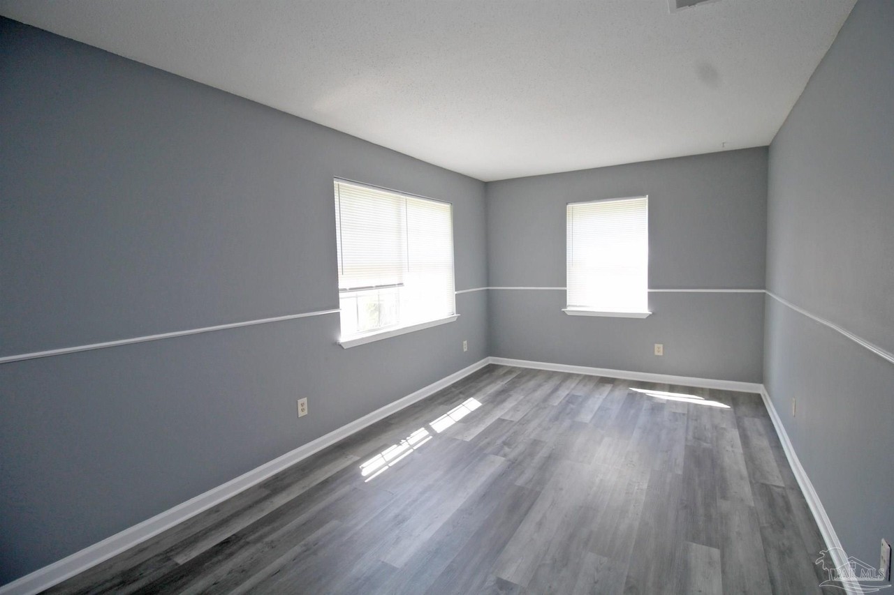 8515 Merger Rd - Photo 3 of 15