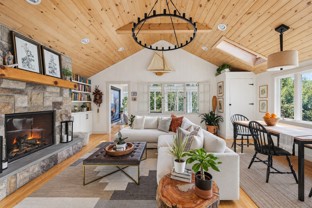 2046 Lakeside Dr W - Photo 1 of 1