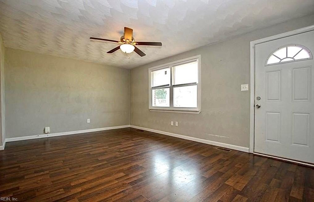 206 Cynthia Dr - Photo 2 of 15