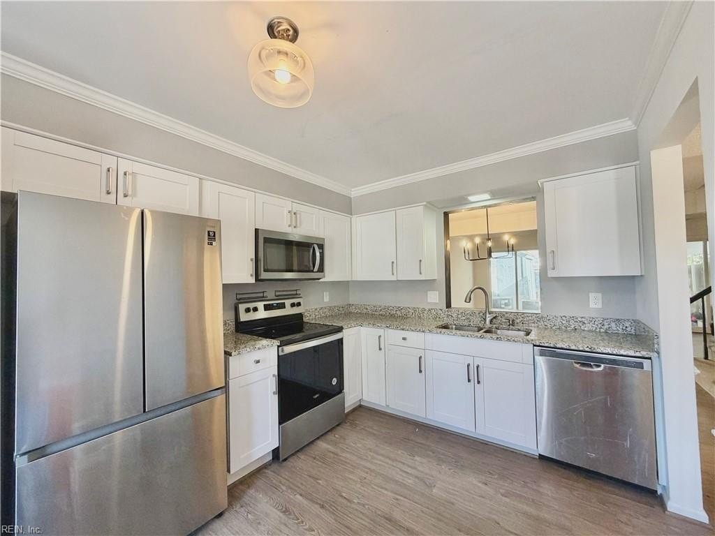 4628 Greenlaw Dr - Photo 2 of 17