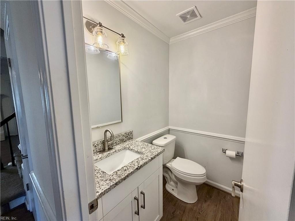 4628 Greenlaw Dr - Photo 4 of 17