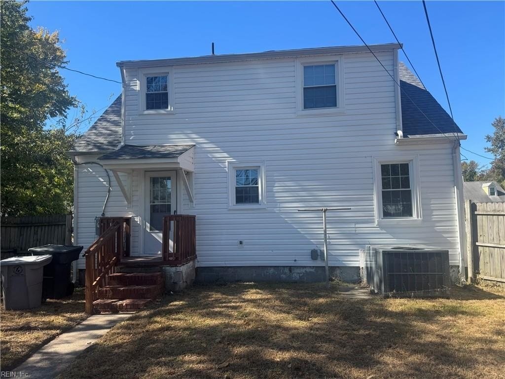 446 Algonquin Rd - Photo 4 of 15