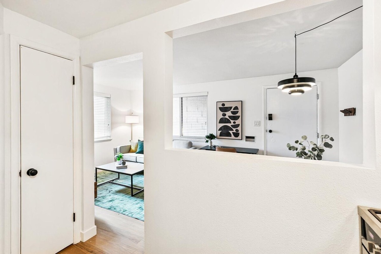 210 W Ellsworth Ave #1647016P - Photo 7 of 26