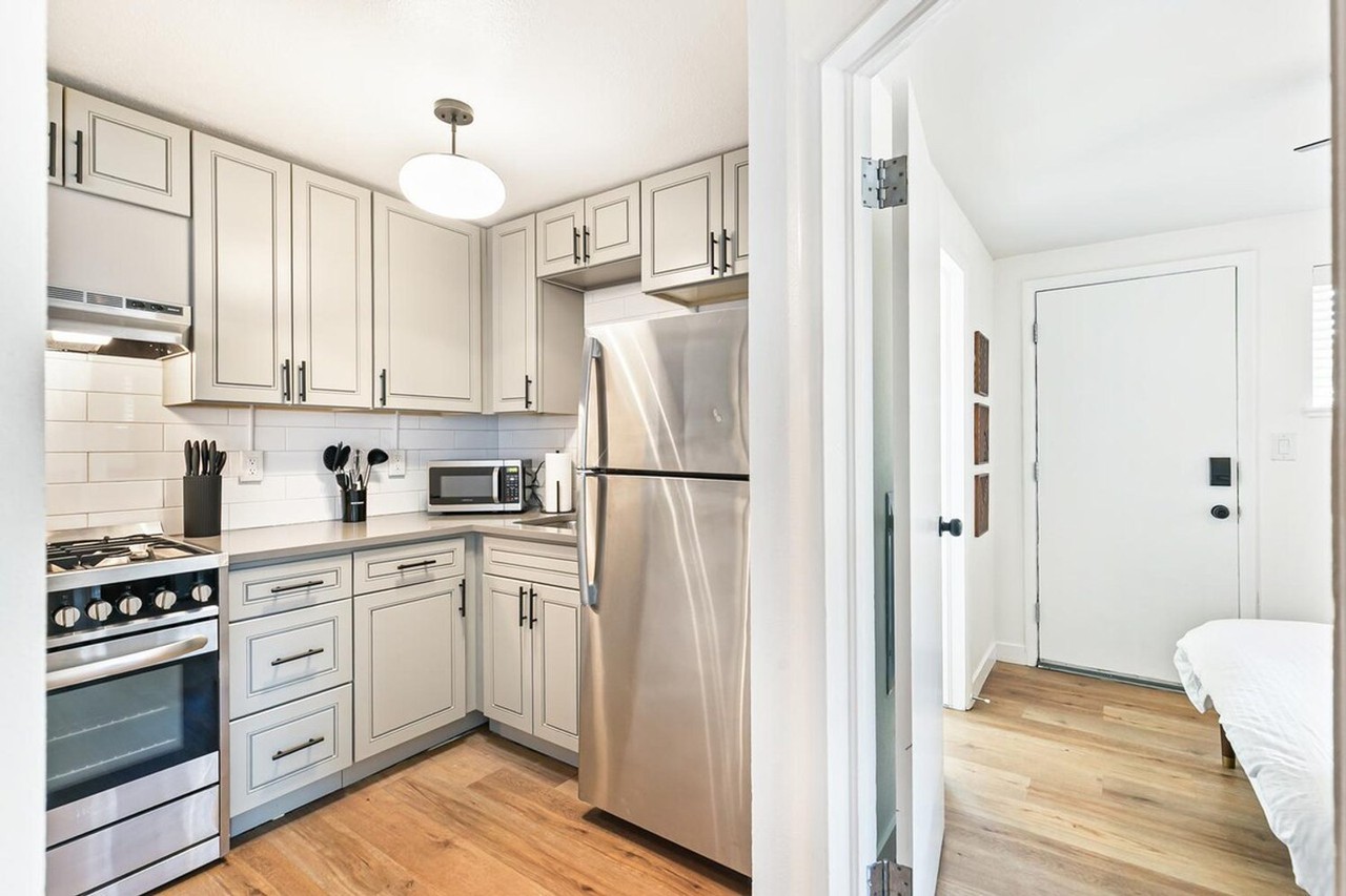 212 W Ellsworth Ave #1635879P - Photo 5 of 26