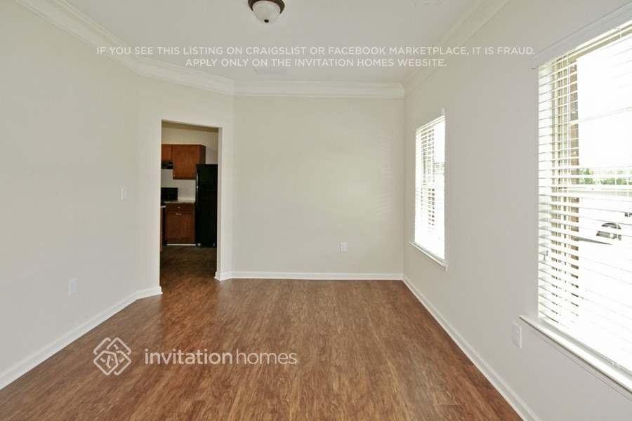 732 Rock Hill Pkwy - Photo 5 of 19