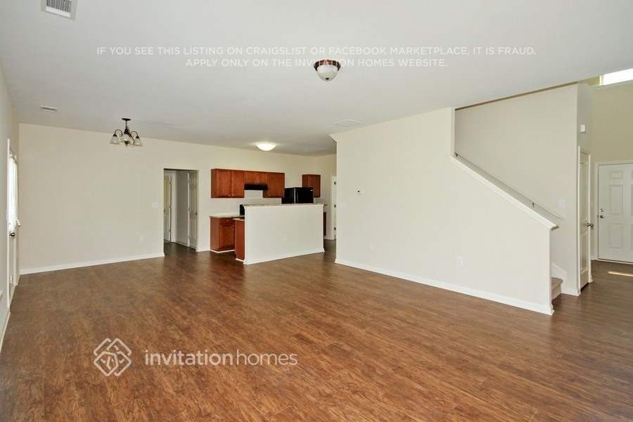 732 Rock Hill Pkwy - Photo 6 of 19