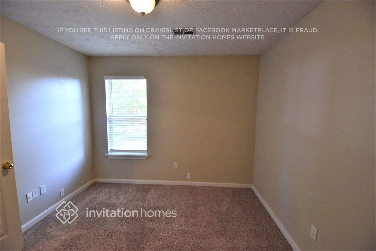 2449 Feathertree Ln - Photo 7 of 12