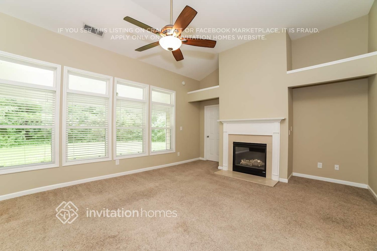 1019 Harvest Brook Dr - Photo 4 of 21