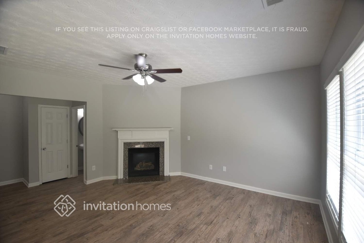 1574 Thornwick Trce - Photo 4 of 17