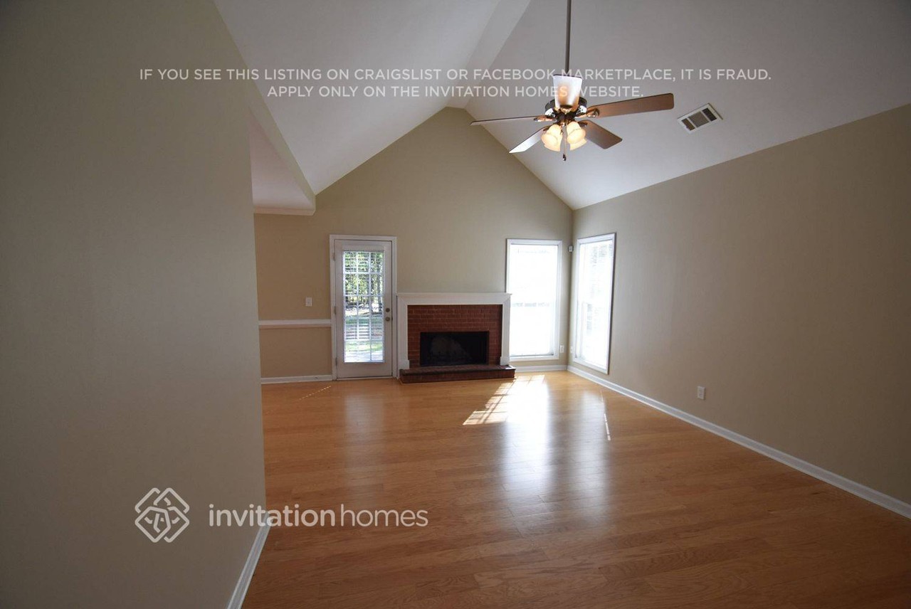 205 Greenfield Way - Photo 2 of 8