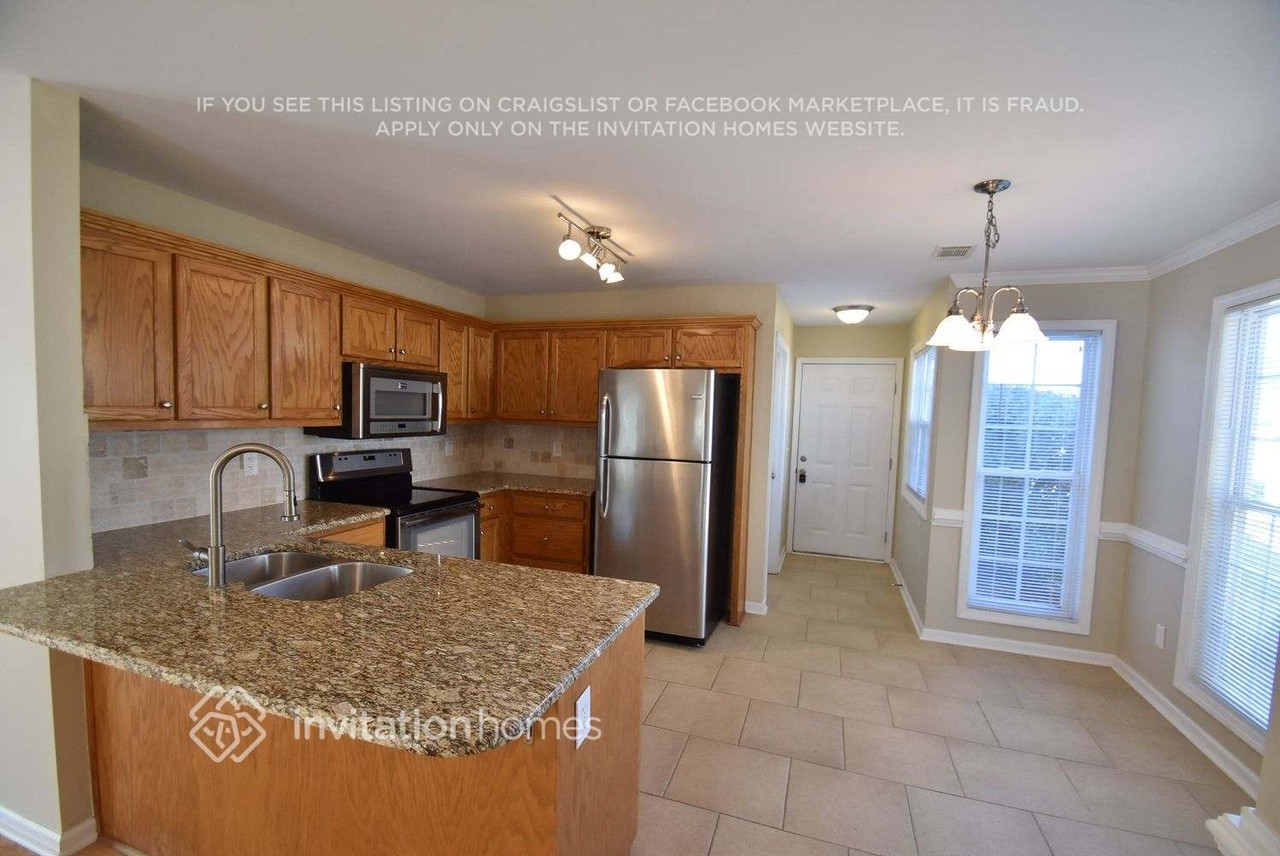 205 Greenfield Way - Photo 3 of 8