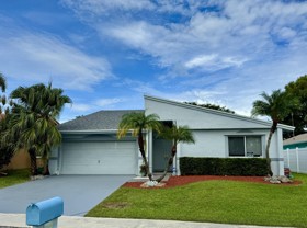 705 Se 3rd Ln - Photo 1 of 1