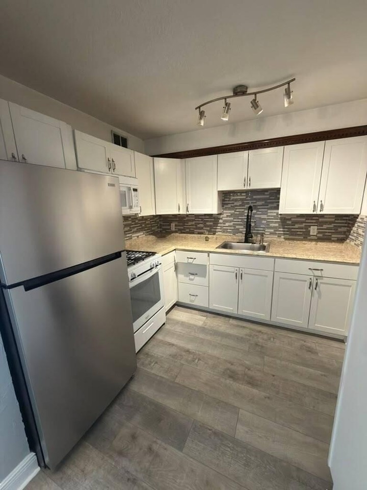 5686 Elder Dr - Photo 7 of 20