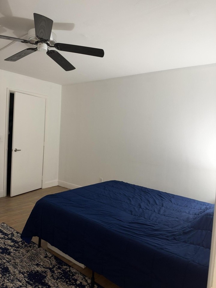 1618 Meadows Cir W #1618 - Photo 3 of 8