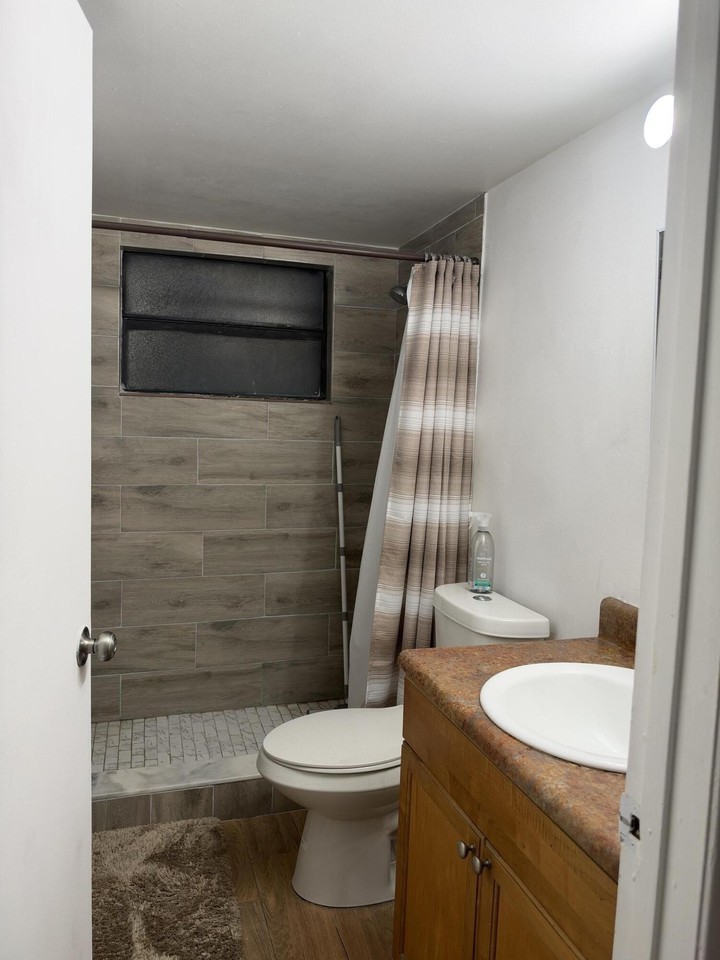 1618 Meadows Cir W #1618 - Photo 5 of 8