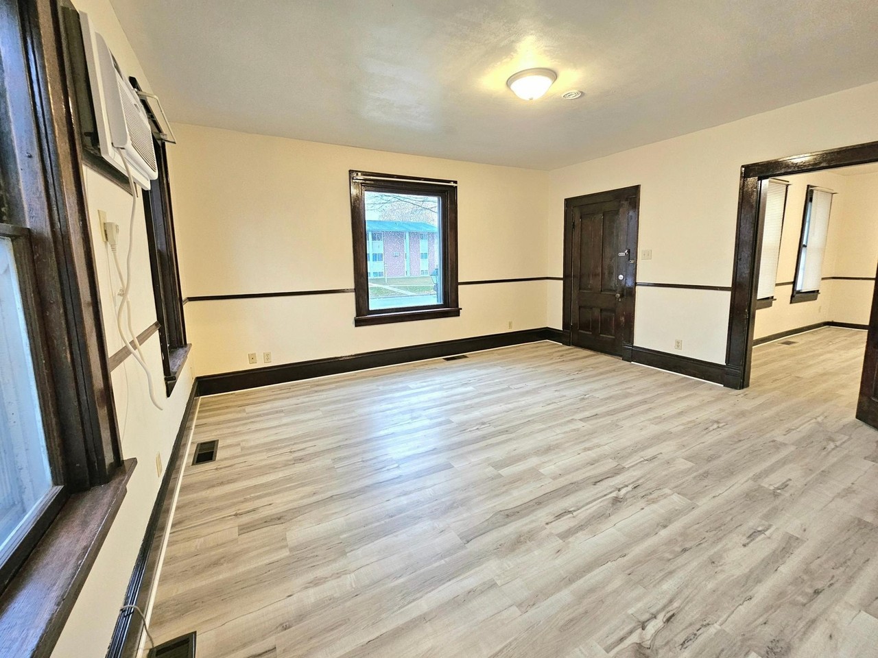 532 Jefferson St Se #1 - Photo 3 of 17