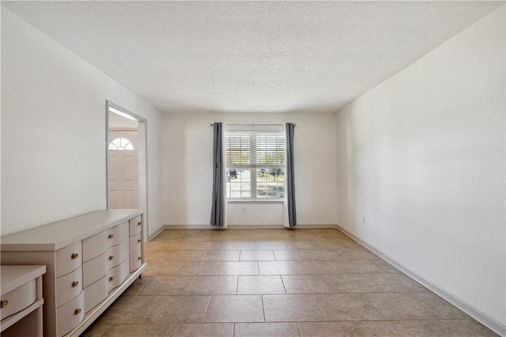 3 Sylvaner Dr - Photo 3 of 16