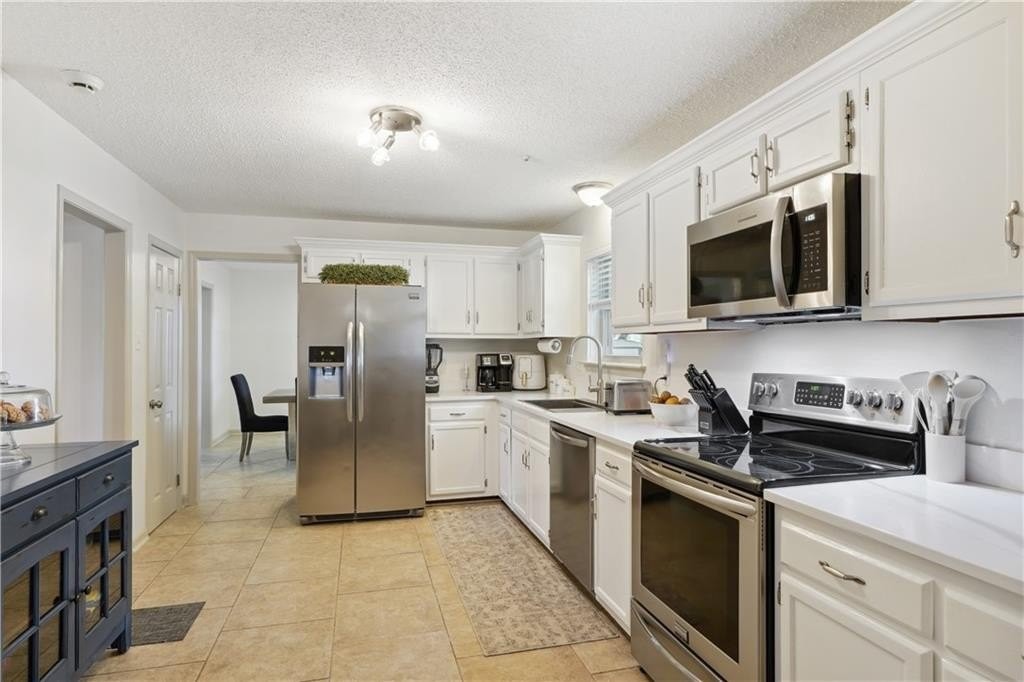 3 Sylvaner Dr - Photo 5 of 16