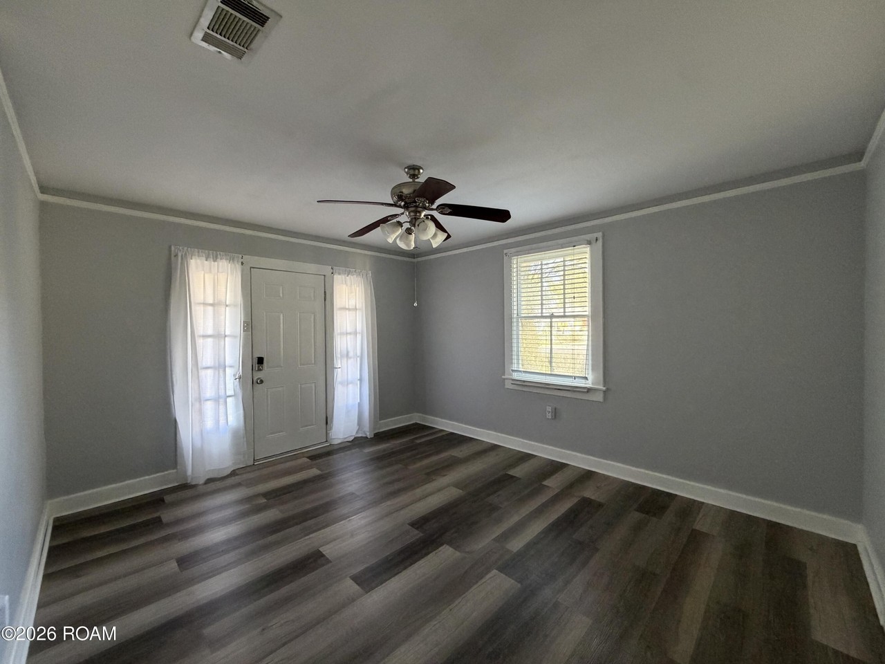 529 Brown Ave - Photo 3 of 20