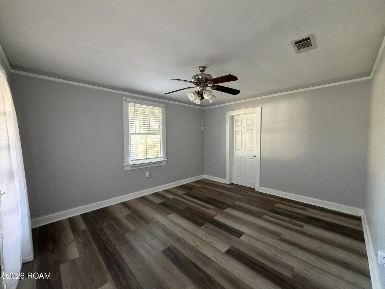 529 Brown Ave - Photo 4 of 20