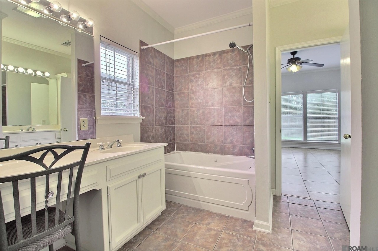 18615 Garden Oaks Dr - Photo 3 of 32