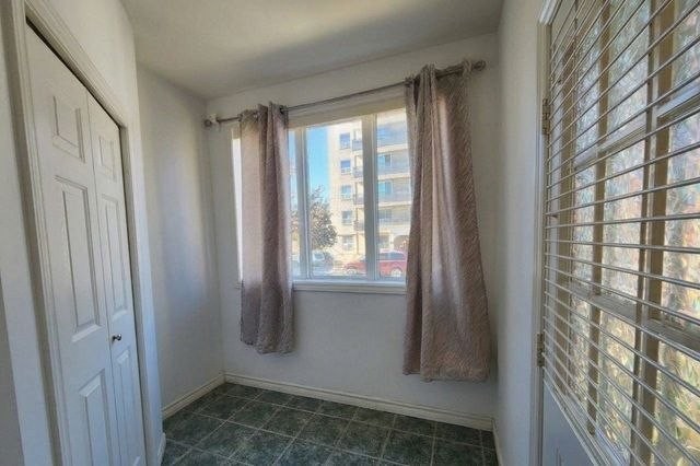 147 Wellington Street South #1 - Photo 2 of 14
