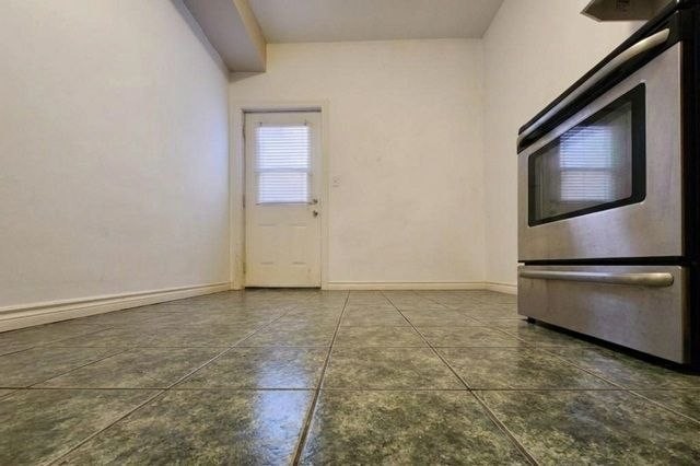 147 Wellington Street South #1 - Photo 3 of 14