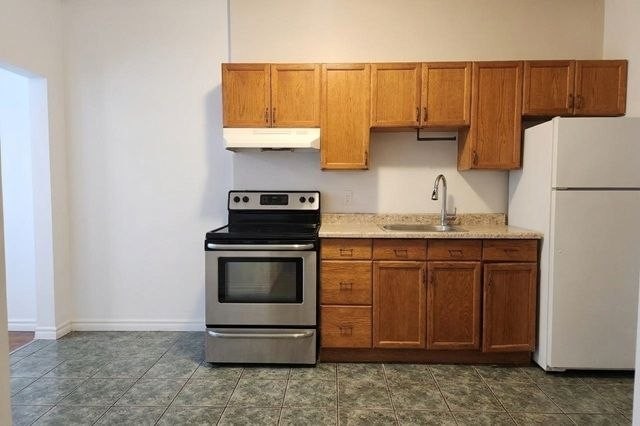 147 Wellington Street South #1 - Photo 5 of 14