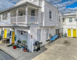 featured image of 117 Newport Ct #2