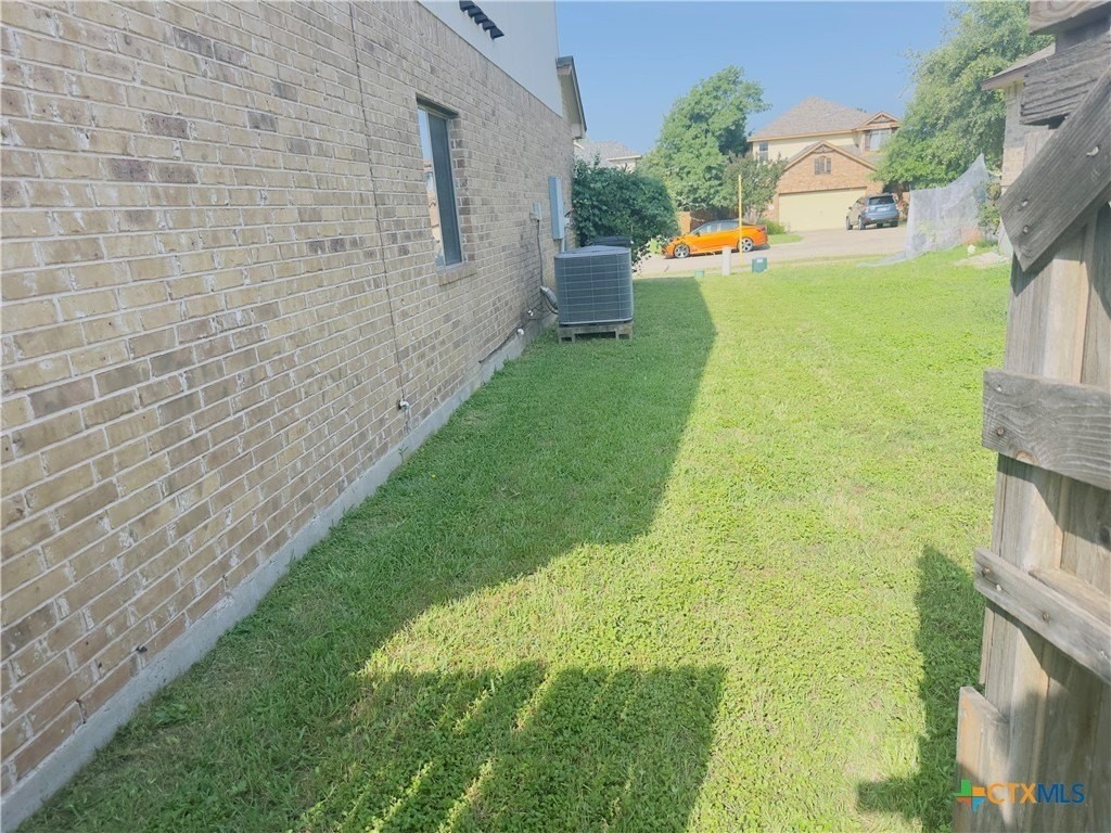 6808 Rosita Oak Dr - Photo 2 of 15